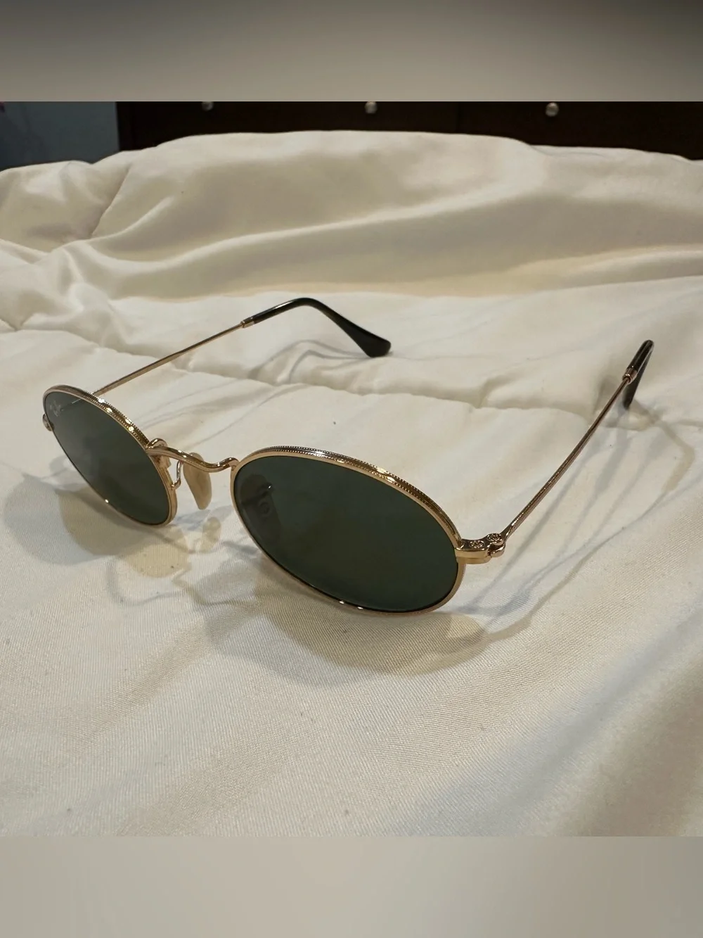 Oval Ray-Bans Sunglasses